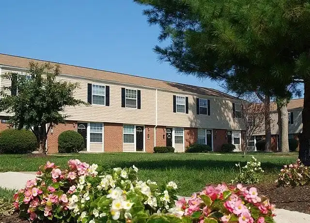 Property at Mallard Greens Townhomes - 2852 Fairfield Ave, Richmond, VA, 23223, 2 beds, 1 bath, [object Object]