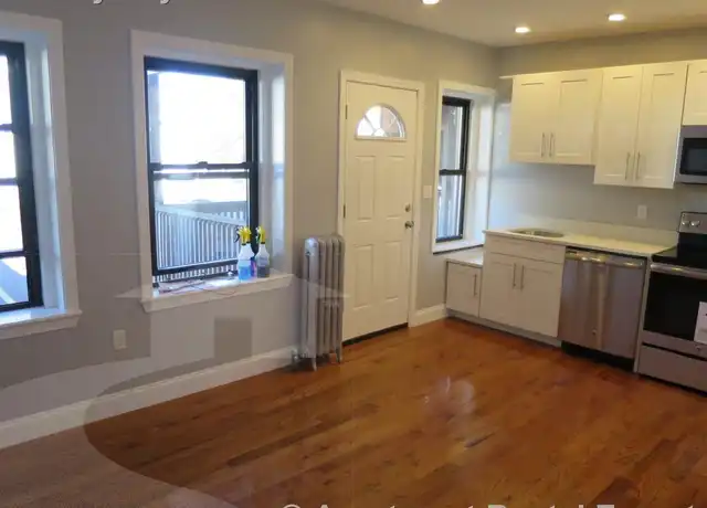 Property at 41 Ivaloo St Unit 3, Somerville, MA, 02143, 2 beds, 1 bath, [object Object]