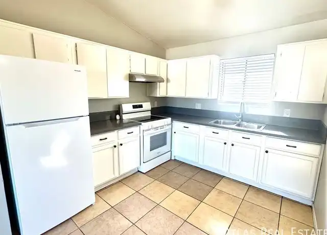 Property at 465 W Ivyglen St #215, Mesa, AZ, 85201, 2 beds, 1 bath, [object Object]