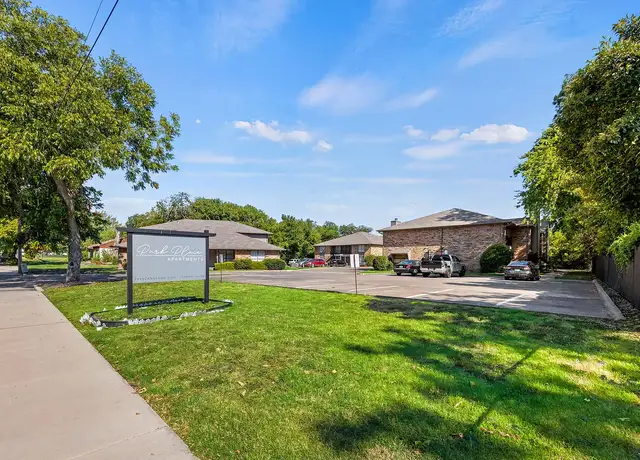 Photo of 1939 Cranford Dr, Garland, TX 75041