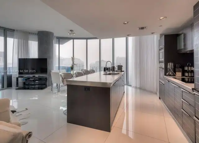 Property at 200 Biscayne Boulevard Way Unit 4400, Miami, FL, 33131, 2 beds, 2 baths, [object Object]