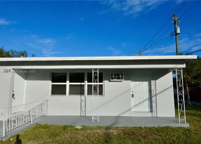 Property at 209 SW 14th St Unit 2, Dania Beach, FL, 33004, 1 bed, 1 bath, [object Object]