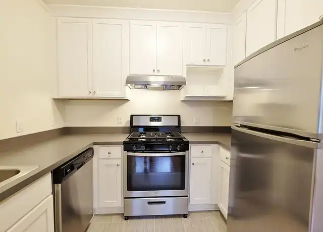 Property at Grand Place Apartments - 1985 Grand Ave, Saint Paul, MN, 55105, 0 beds, 1 bath, [object Object]