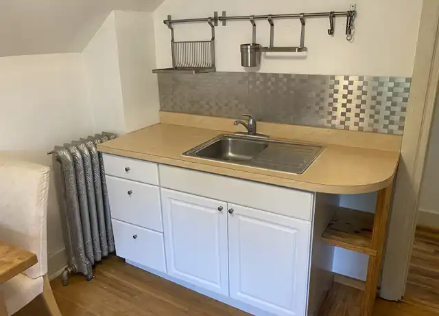 Property at 24 School St Unit 2, Burlington, VT, 05401, 1 bed, 1 bath, [object Object]