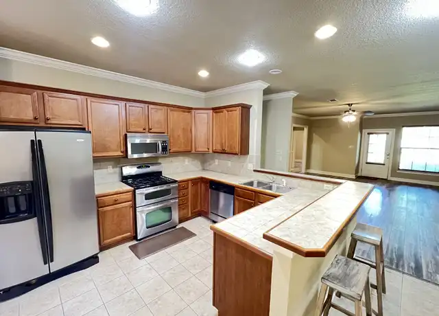 Property at 4848 Windsor Vlg Dr #102, Baton Rouge, LA, 70817, 3 beds, 2 baths, [object Object]