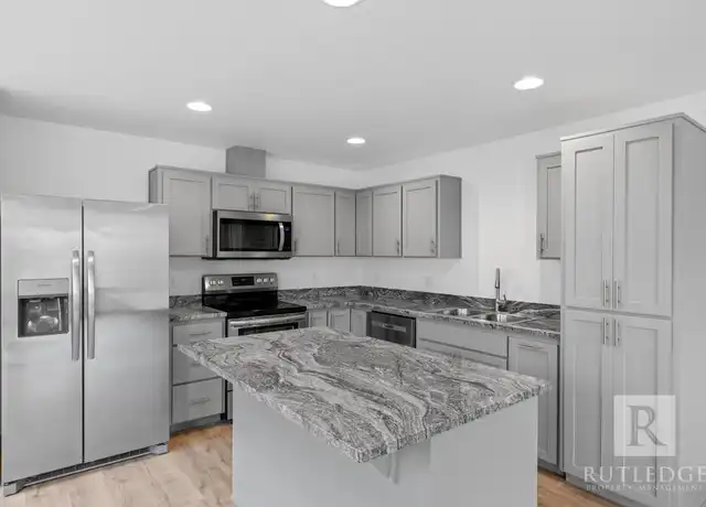 Property at 339 Lozier Ln, Medford, OR, 97501, 3 beds, 2.5 baths, [object Object]