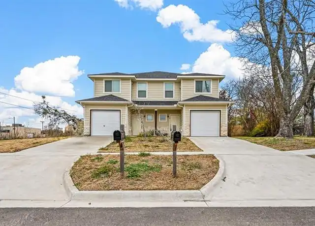 Property at 601 Thomas St #1, Bonham, TX, 75418, 3 beds, 2.5 baths, [object Object]