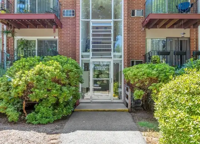 Property at 11 Crescent Dr #8, Andover, MA, 01810, 2 beds, 1 bath, [object Object]