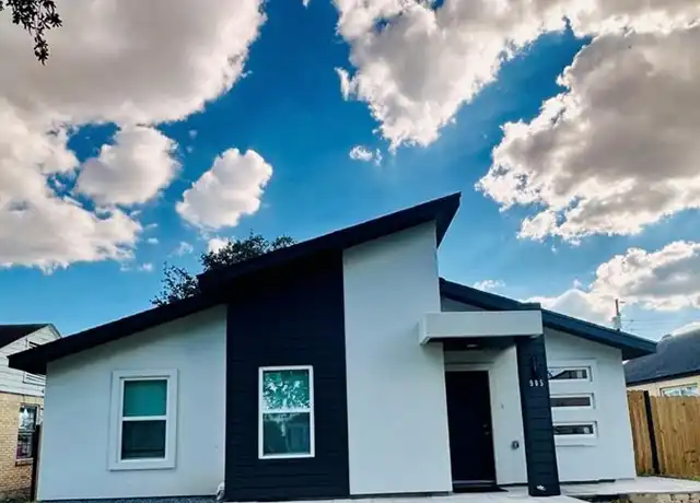 Property at 905 Bc Ave, McAllen, TX, 78501, 3 beds, 2 baths, [object Object]