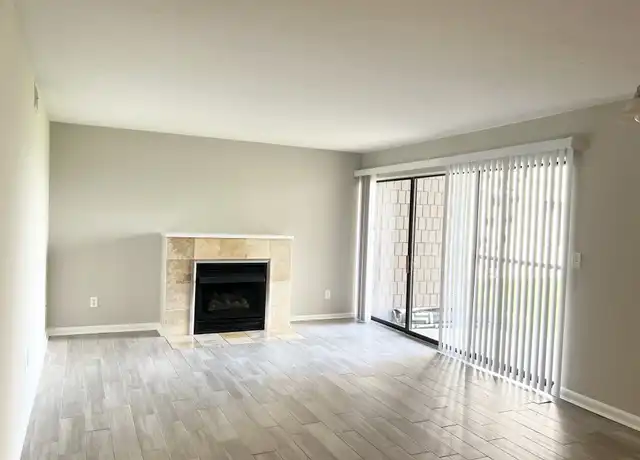 Property at The Bluffs at Devou Park - 100 Winding Way, Covington, KY, 41011, 1-2 bed, 1-2 bath, [object Object]