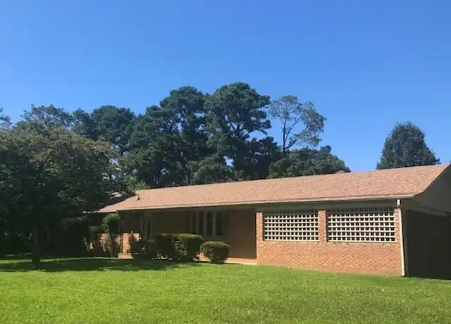 Property at 1812 Ashley Dr, Virginia Beach, VA, 23454, 3 beds, 2 baths, [object Object]