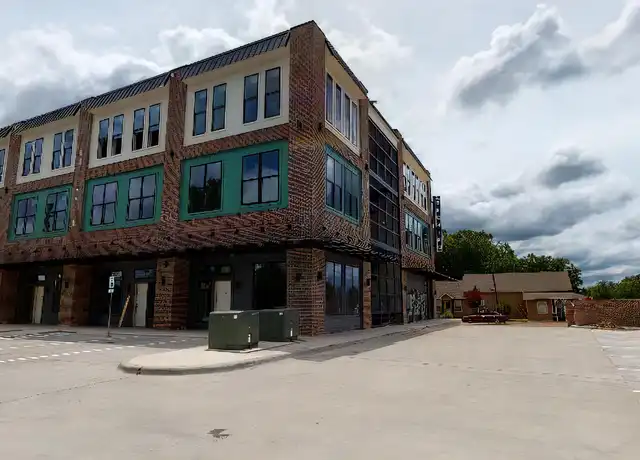 Property at 305 W 27th St, Bryan, TX, 77803, 1 bed, 1 bath, [object Object]