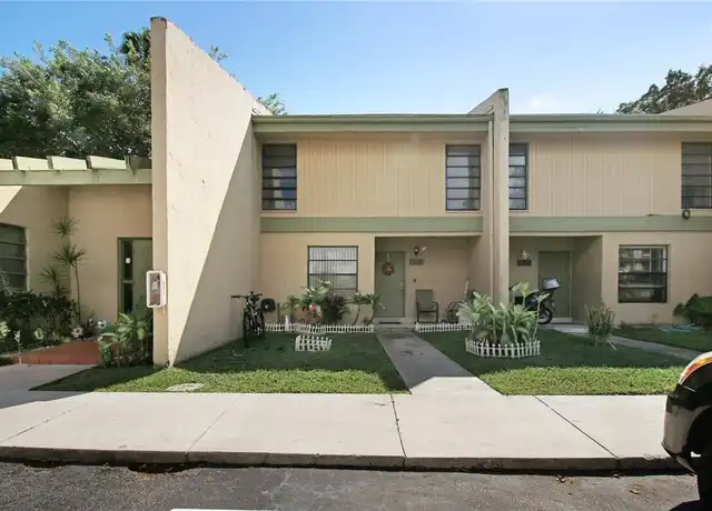 Property at 9210 NW 14th St Unit 9210, Pembroke Pines, FL, 33024, 3 beds, 2.5 baths, [object Object]