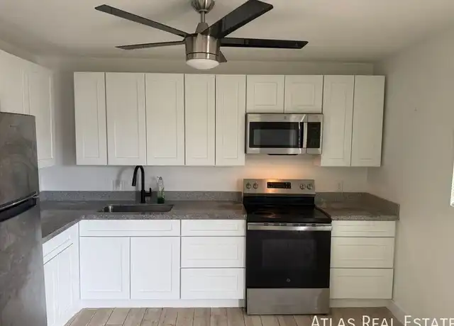 Property at 1537 W Pierce St Unit 3, Phoenix, AZ, 85007, 2 beds, 1 bath, [object Object]
