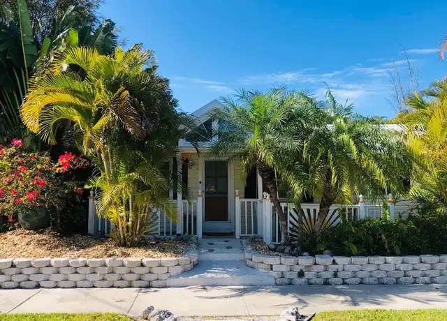 Property at 701 Broadway St, Longboat Key, FL, 34228, 2 beds, 2 baths, [object Object]