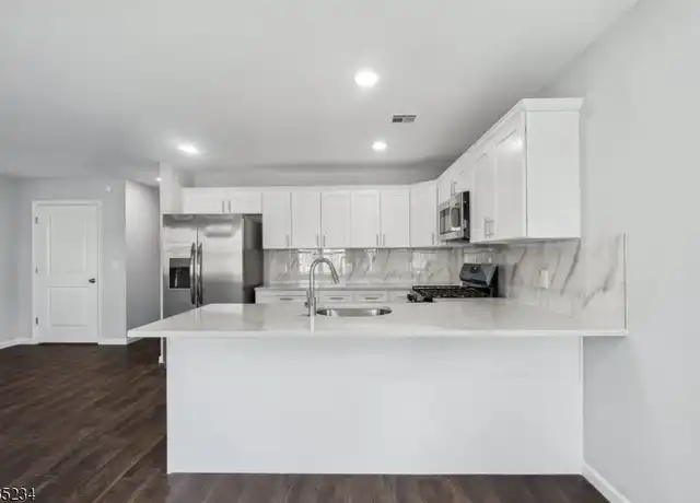Property at 889 S 17th St Unit 2, Newark, NJ, 07108, 3 beds, 2 baths, [object Object]