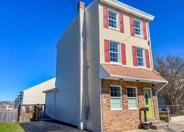 Property at 105 7th St, Bridgeport, PA, 19405, 3 beds, 2 baths, [object Object]