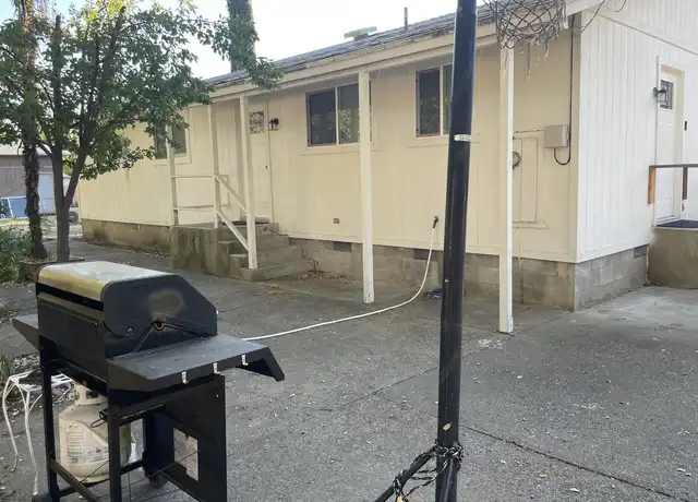 Property at 2814 Henderson Rd, Redding, CA, 96002, 3 beds, 2 baths, [object Object]