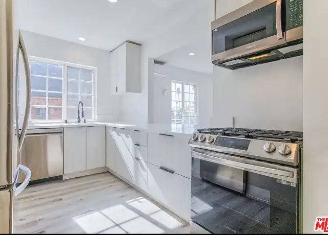 Property at 160 N Edgemont St, Los Angeles, CA, 90004, 3 beds, 2 baths, [object Object]