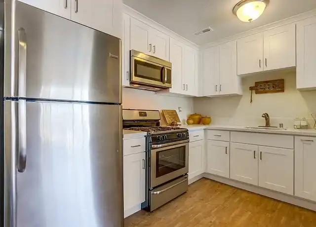 Property at Newport Seacrest Apartments - 843 W 15th St, Newport Beach, CA, 92663, 2 beds, 2 baths, [object Object]