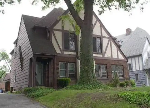Property at 18323 Newell Rd Unit 2, Shaker Heights, OH, 44122, 2 beds, 1 bath, [object Object]