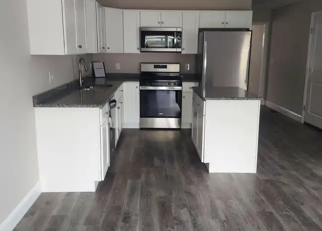 Property at 5 5th St, Nashua, NH, 03060, 3 beds, 2.5 baths, [object Object]