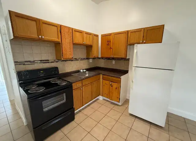 Property at 2316 Monroe St Unit 11, Hollywood, FL, 33020, 1 bed, 1 bath, [object Object]