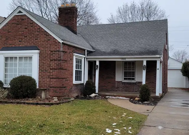 Property at 1866 Lochmoor Blvd, Grosse Pointe Woods, MI, 48236, 3 beds, 2.5 baths, [object Object]