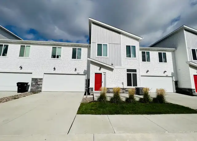 Property at 327 NE Otter Dr Unit 327, Waukee, IA, 50263, 3 beds, 3 baths, [object Object]