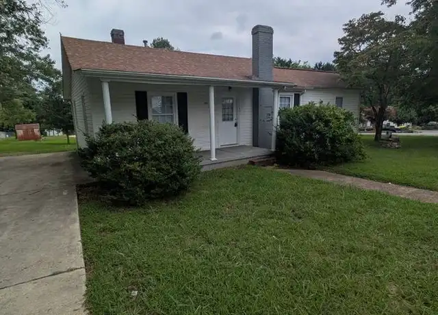 Property at 1806 17th St NE, Hickory, NC, 28601, 3 beds, 2 baths, [object Object]