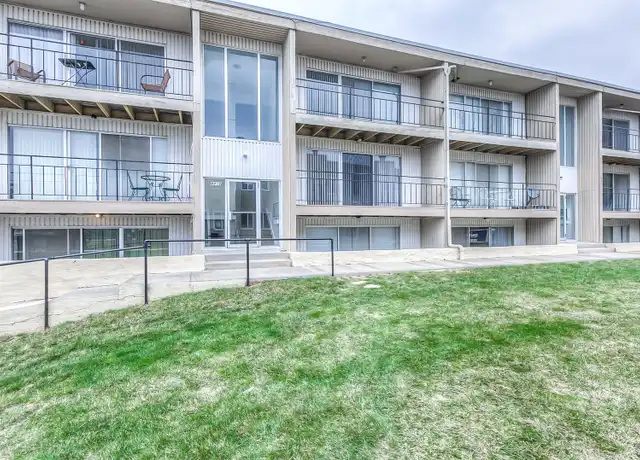 Property at 4414 Jarboe St Unit 4414-11, Kansas City, MO, 64111, 2 beds, 1 bath, [object Object]