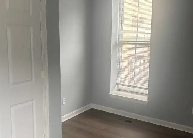 Property at 1518 W Market St Unit 204, Louisville, KY, 40203, 2 beds, 1 bath, [object Object]