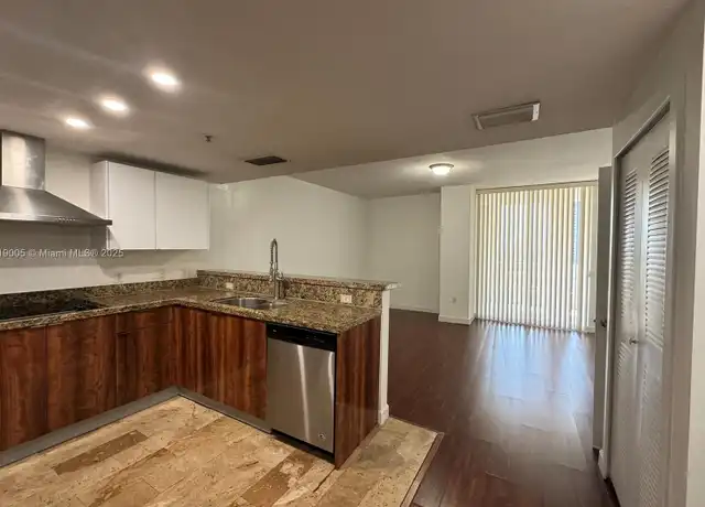 Property at 170 SE 14th St #2406, Miami, FL, 33131, 1 bed, 1 bath, [object Object]