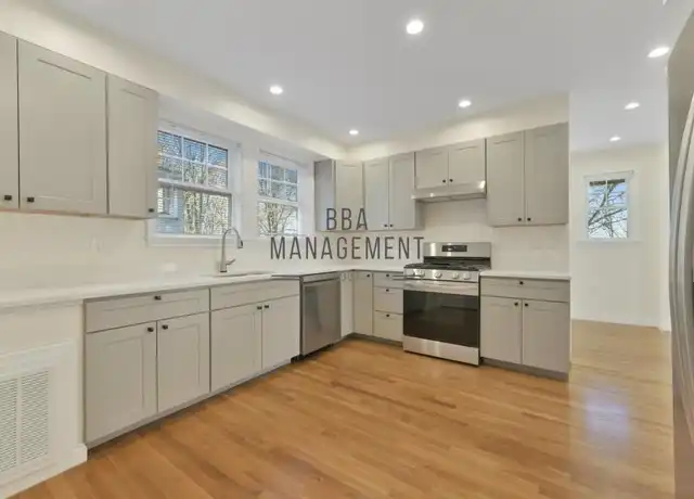Property at 48 Manthorne Rd, West Roxbury, MA, 02132, 3 beds, 2 baths, [object Object]
