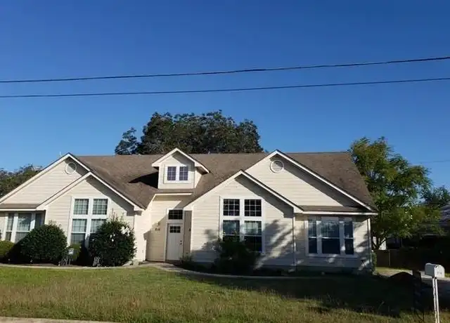 Property at 618 E Theissen St, Boerne, TX, 78006, 3 beds, 2.5 baths, [object Object]