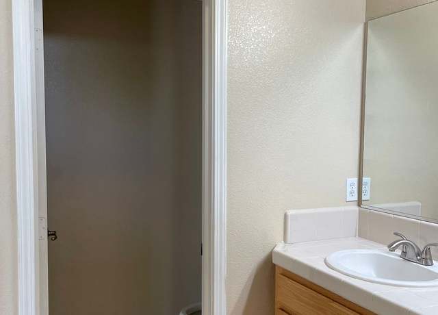 Photo of 618 Winepress St, Los Banos, CA 93635