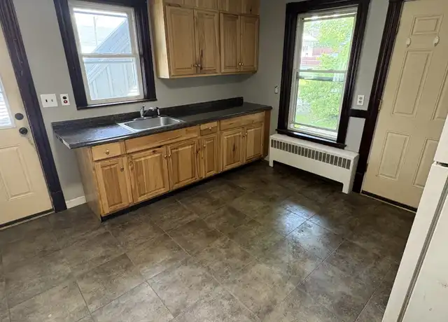 Property at 578 Rockingham St Unit 2, Berlin, NH, 03570, 3 beds, 1 bath, [object Object]