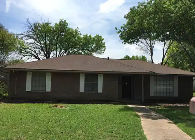 Property at 114 Bailey Dr, Desoto, TX, 75115, 3 beds, 2 baths, [object Object]