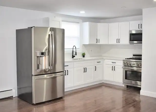 Property at 44 Willard St #44, Lowell, MA, 01850, 3 beds, 1 bath, [object Object]