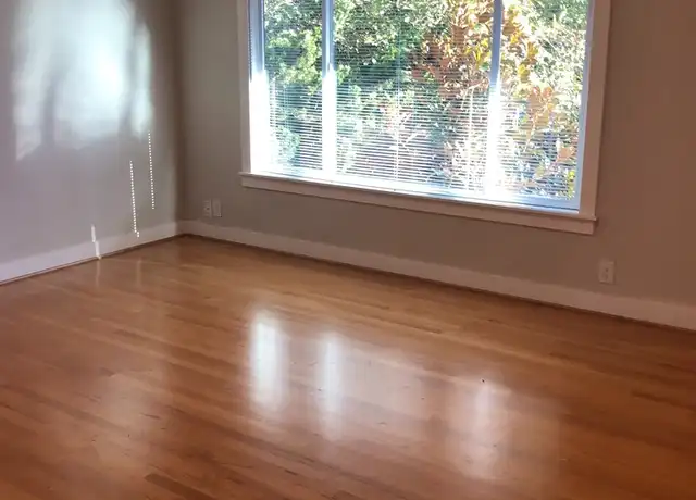 Property at 1609 SE Taggart St Unit 1609-3, Portland, OR, 97202, 1 bed, 1 bath, [object Object]