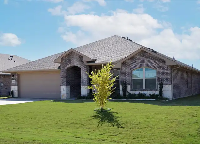 Property at 607 Cottage Row, Mabank, TX, 75147, 4 beds, 2 baths, [object Object]