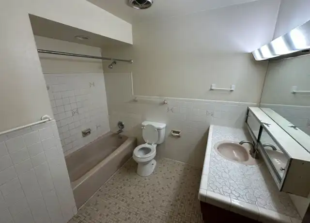 Property at 7343 N Teutonia Ave Unit 10, Milwaukee, WI, 53209, 2 beds, 1 bath, [object Object]