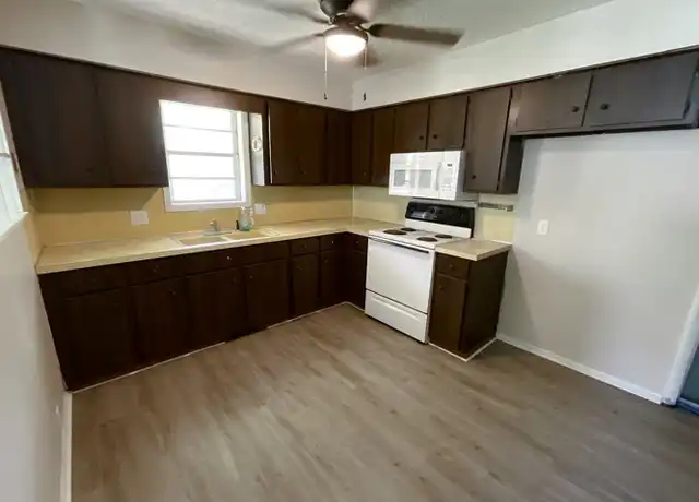 Property at 2457 N Prospect Ave, Springfield, MO, 65803, 3 beds, 1 bath, [object Object]