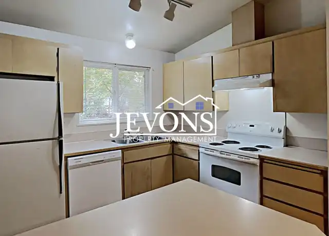 Property at 5615 Mount Tacoma Dr SW Unit 5615, Lakewood, WA, 98499, 3 beds, 2 baths, [object Object]