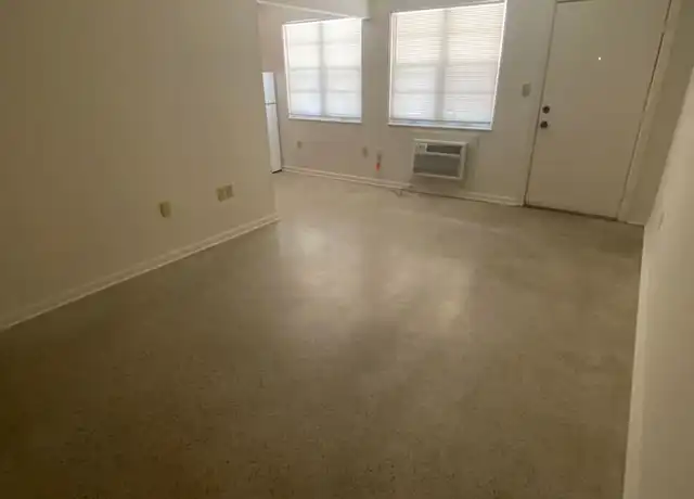 Property at 2901 NW 14th St Unit 1, Gainesville, FL, 32605, 1 bed, 1 bath, [object Object]
