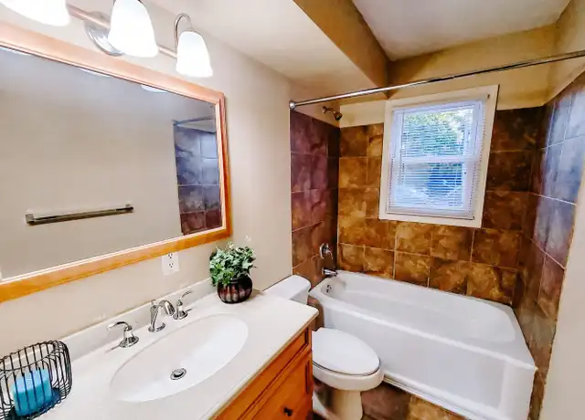 Property at 3325 California St Unit 01, Omaha, NE, 68131, 2 beds, 1 bath, [object Object]