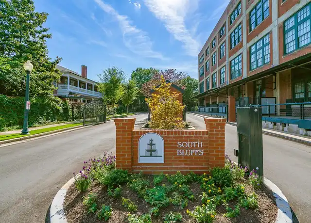 Property at South Bluffs Apartments - 4 Riverview Dr W, Memphis, TN, 38103, 1-2 bed, 1-2 bath, [object Object]