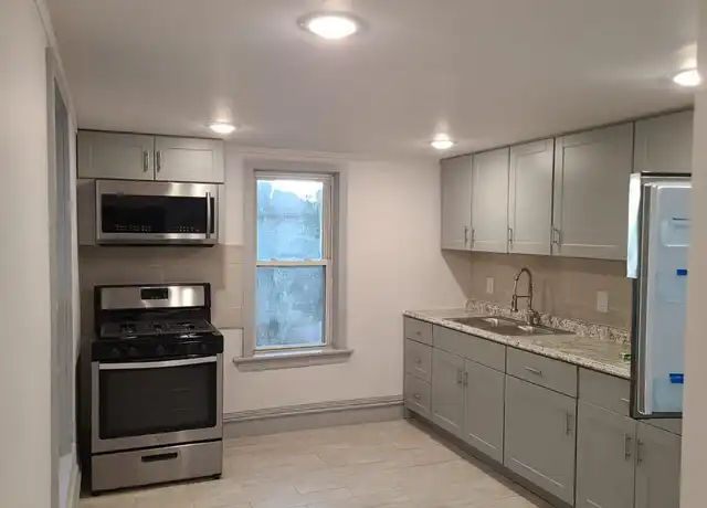Property at 33 High St Unit B, Woodbury, NJ, 08096, 3 beds, 1 bath, [object Object]