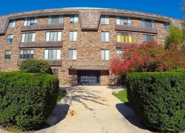 Property at Park Village Apartments - 500 W Hampton Ave, Milwaukee, WI, 53217, 2 beds, 1 bath, [object Object]
