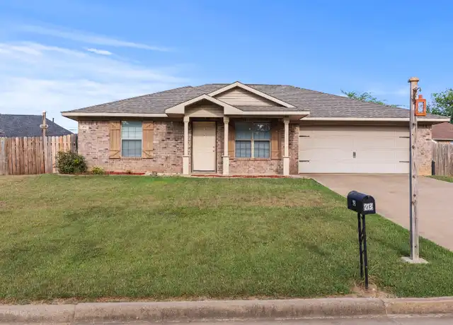 Property at 213 Shelly, Lindale, TX, 75771, 3 beds, 2 baths, [object Object]